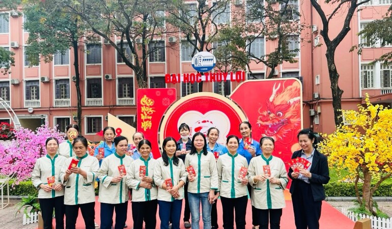 Không khí lạnh bao phủ miền Bắc, cả nước mưa dông