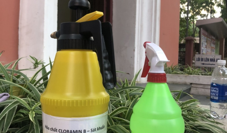 Khử trùng Cloramib B trên bề mặt chống covid-19