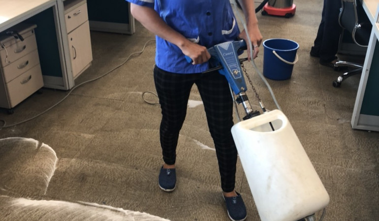 Giặt thảm cầu thang tại nhà