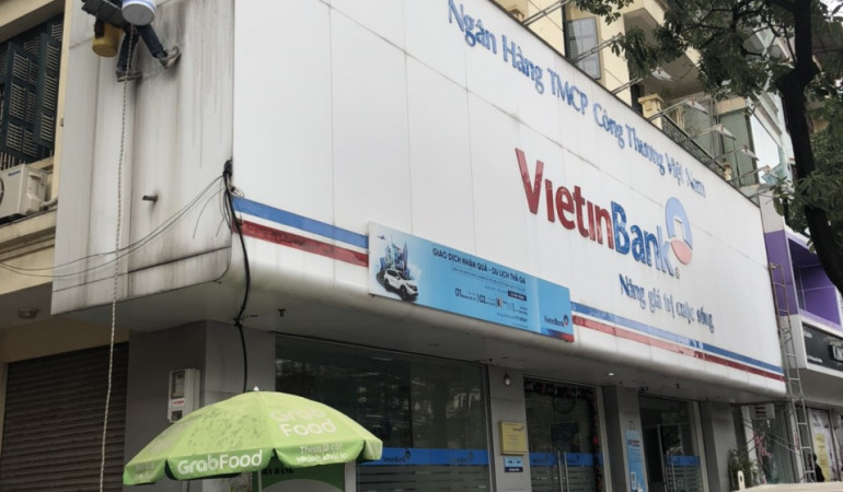 Vệ sinh kính nhà cao tầng