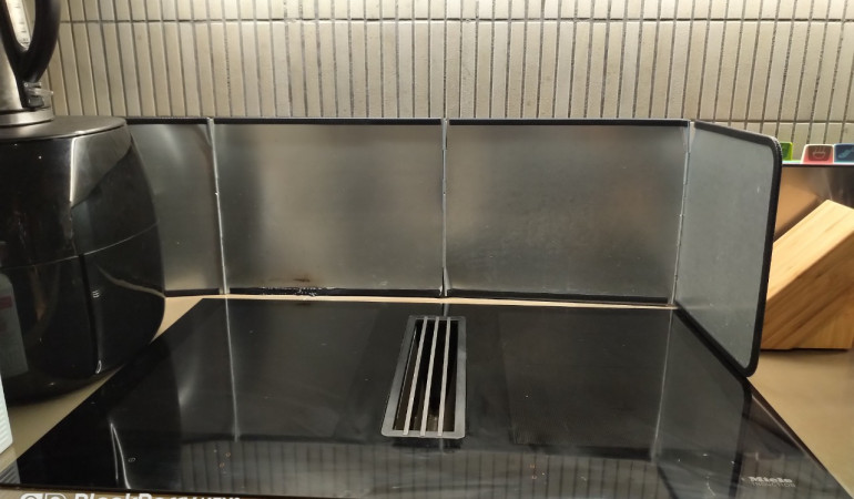 Mẹo làm sạch bề mặt bếp từ